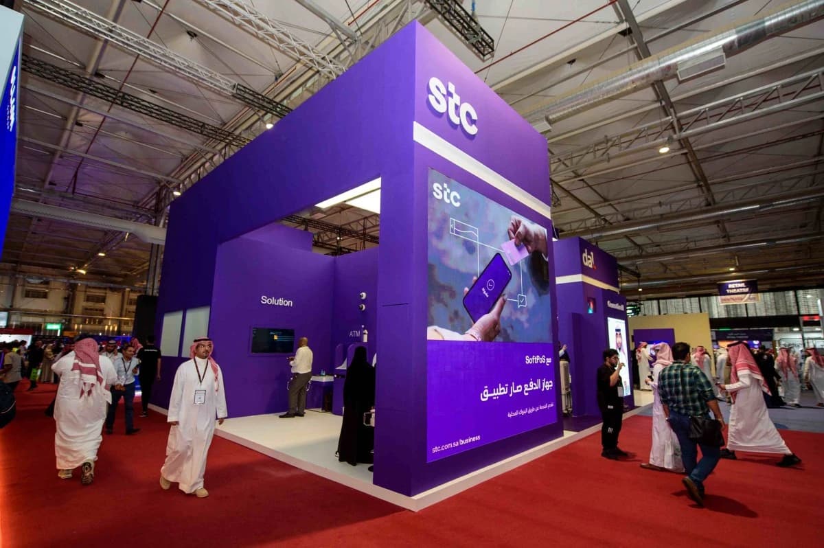 شراكة بين "stc" السعودية و"تليفونيكا" لتقديم حلول اتصال بالأقمار الصناعية