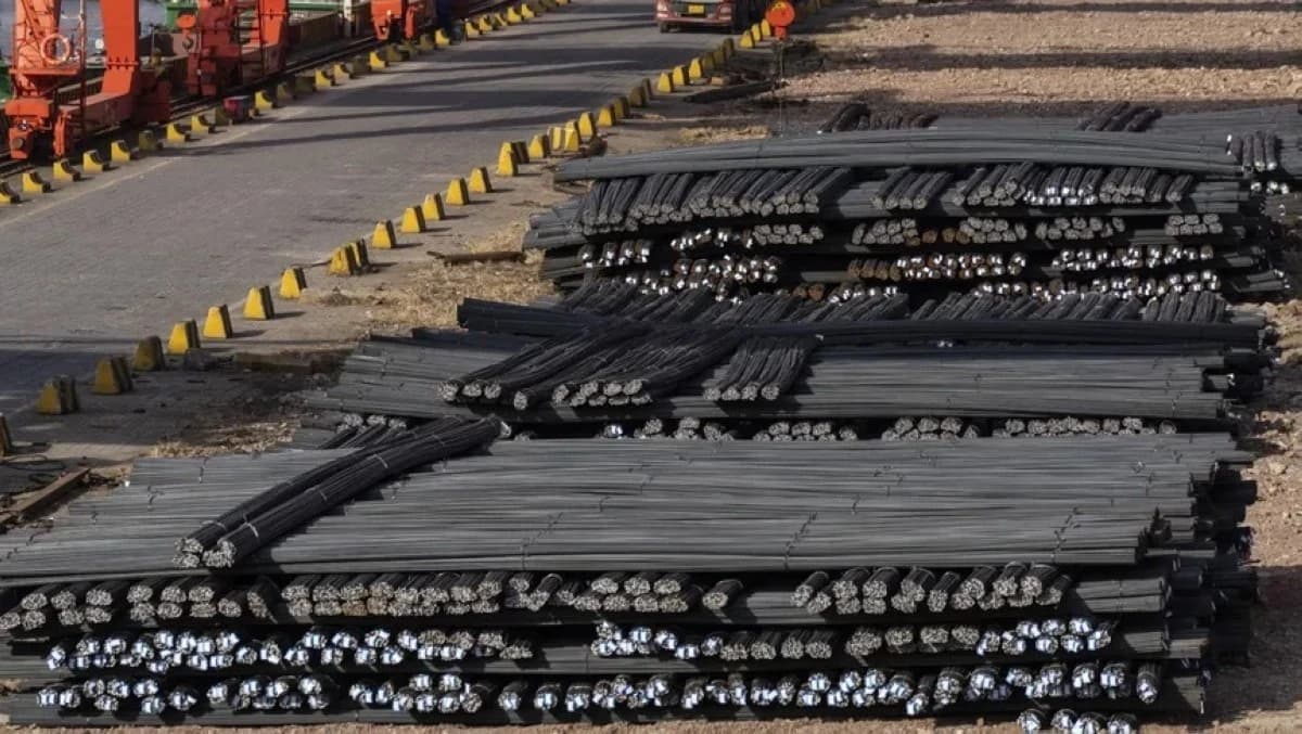 الصين تسعى لإنعاش صناعة الصلب بدون خفض في الإنتاج