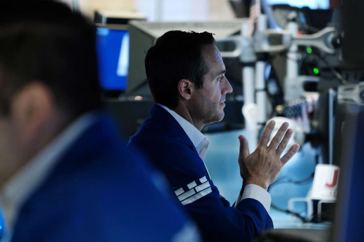 الأسهم الأمريكية تغلق منخفضة مع تحذير بنوك كبرى من تراجع محتمل للأسهم