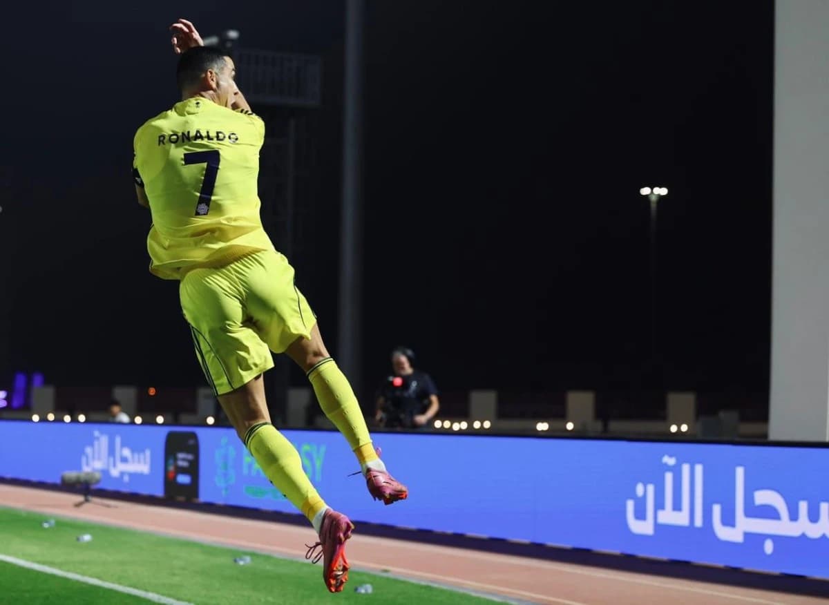 40 سيارة يمتلكها رونالدو في مرآبه المذهل .. ما العلامة التجارية المفضلة؟