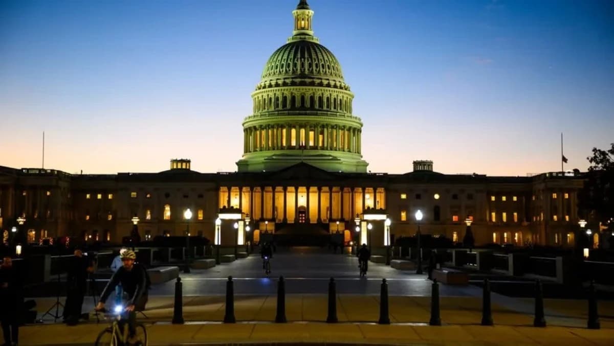 أطول إغلاق حكومي في تاريخ الولايات المتحدة يقترب من نهايته