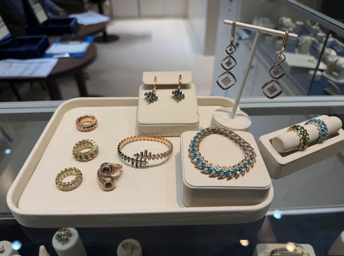 سوق الأحجار الكريمة أمام تحدي الغش وتراجع قيم الأصول .. سعر فحص القيراط 120ريالا