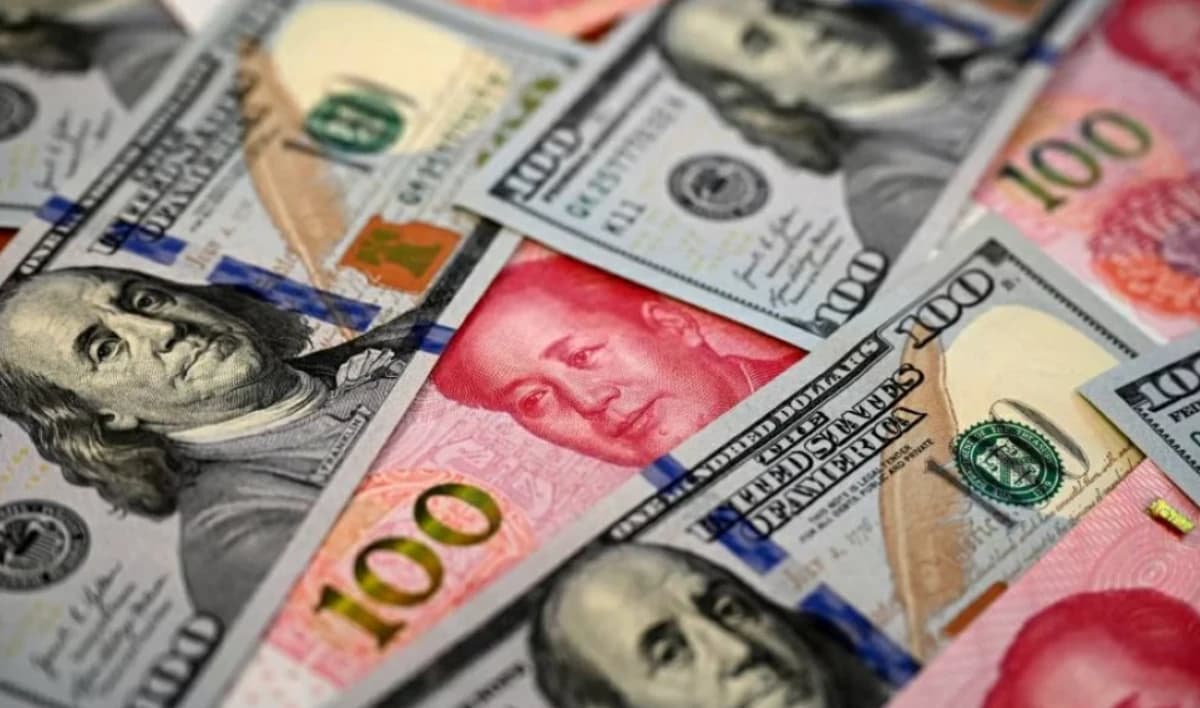 اليوان الصيني يقترب من أعلى مستوى في أسبوعين مع ترقب للبيانات الاقتصادية