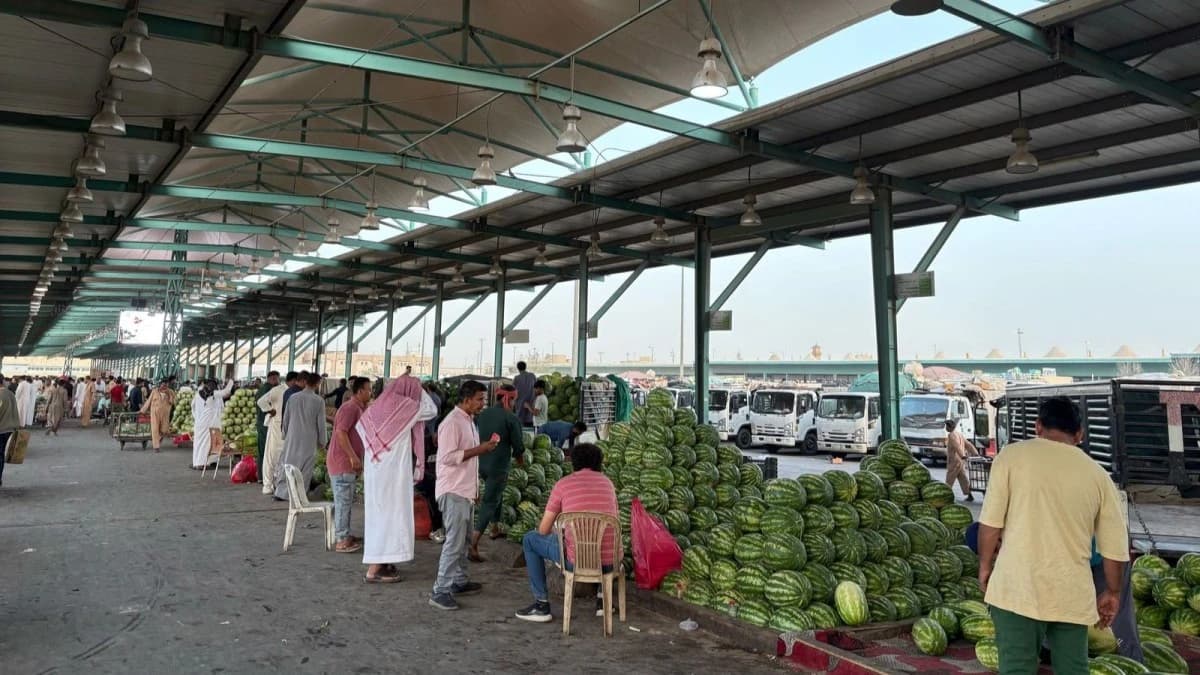 الأعمال المتعددة توقع عقدا لتطوير سوق العاصمة السعودية للخضار والفواكه