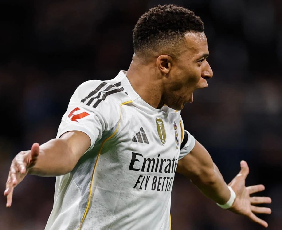 7 علامات تجارية تضخ على مبابي 23.3 مليون يورو سنويا .. وعقد "هوبلو" الأغلى