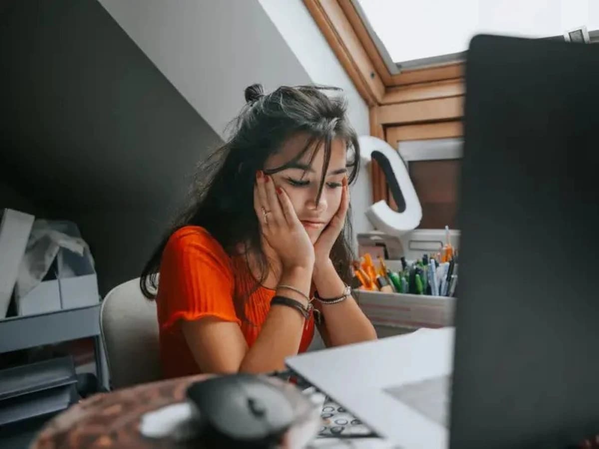 جيل زد العاطل يسبب فجوة قدرها 12 مليار دولار في الاستهلاك