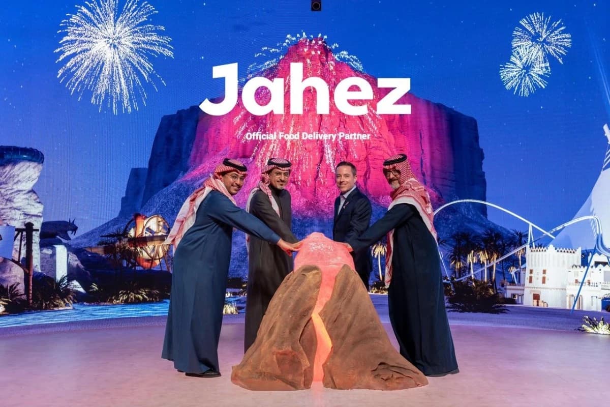 جاهز تعلن عن شراكة رسمية مع  Six Flags مدينة القدية و أكواريبيا لدعم قطاع الترفيه في السعودية