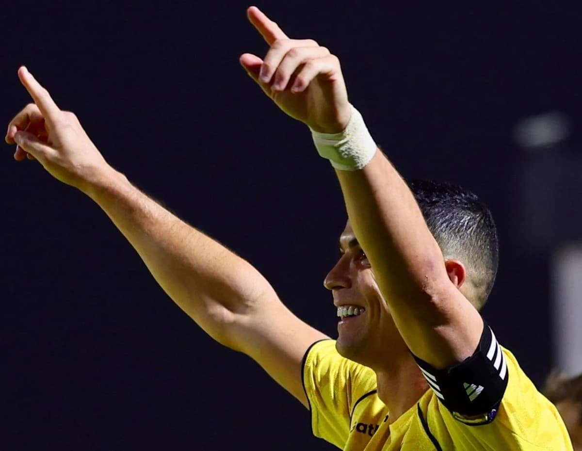 مدرب رونالدو السابق لـ"الاقتصادية": كريستيانو كافح أكثر من ميسي