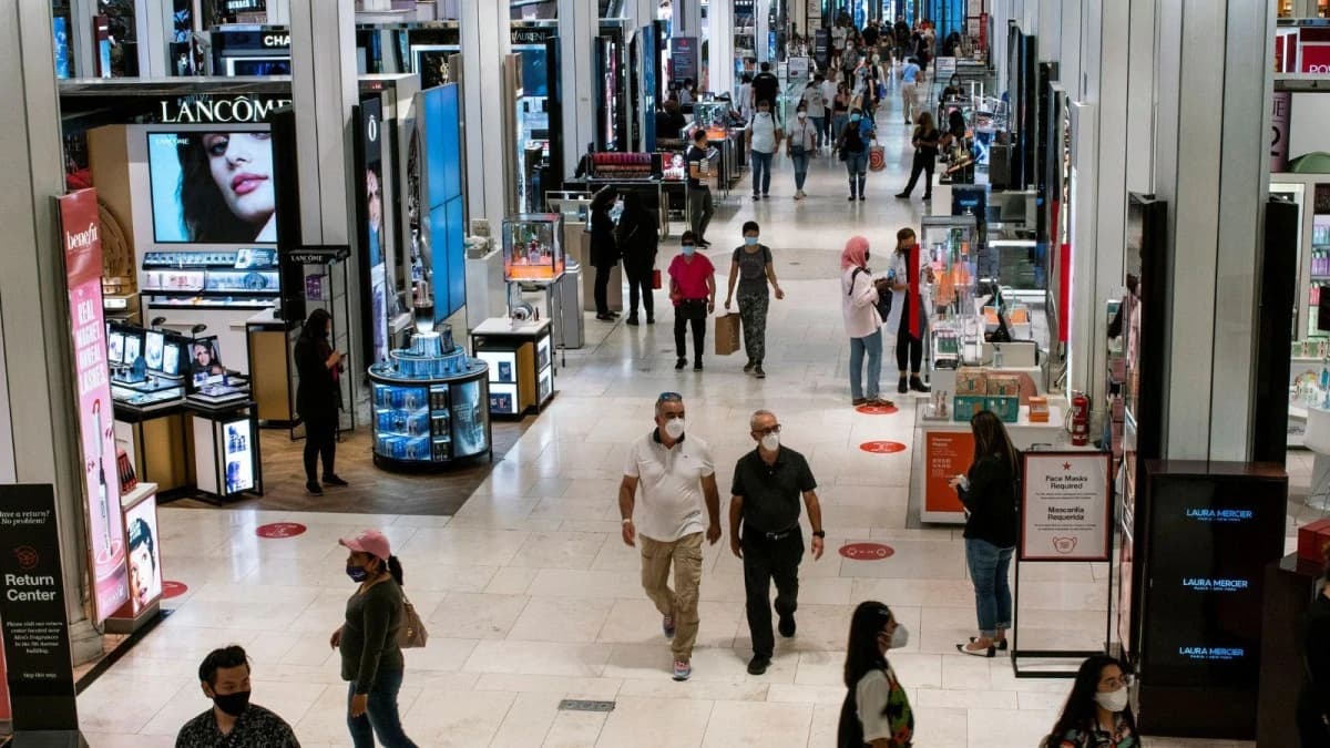 مبيعات التجزئة تواصل دفع الاقتصاد الأمريكي رغم تصاعد المخاطر