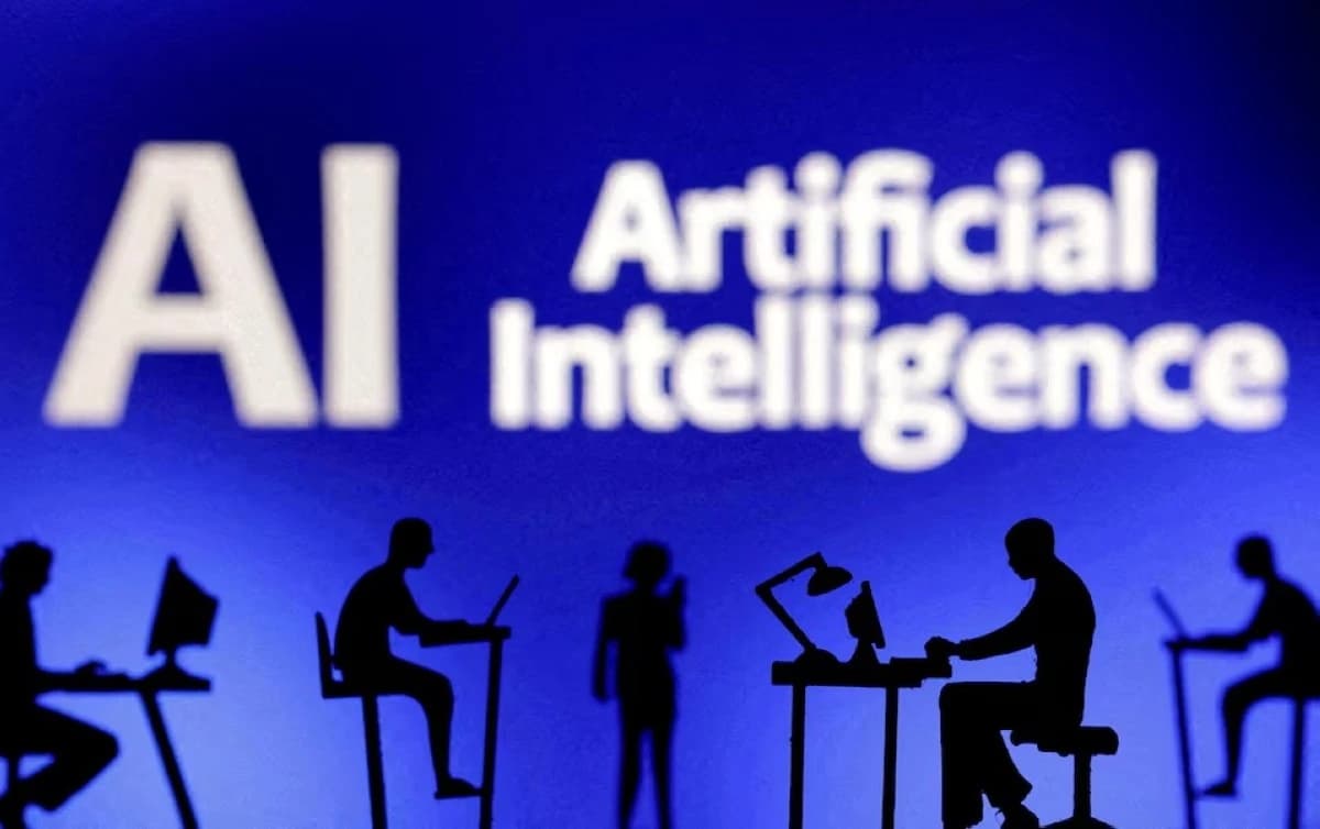 كيف غيّر الإنترنت الوظائف وأخبرنا عن أثر الذكاء الاصطناعي؟