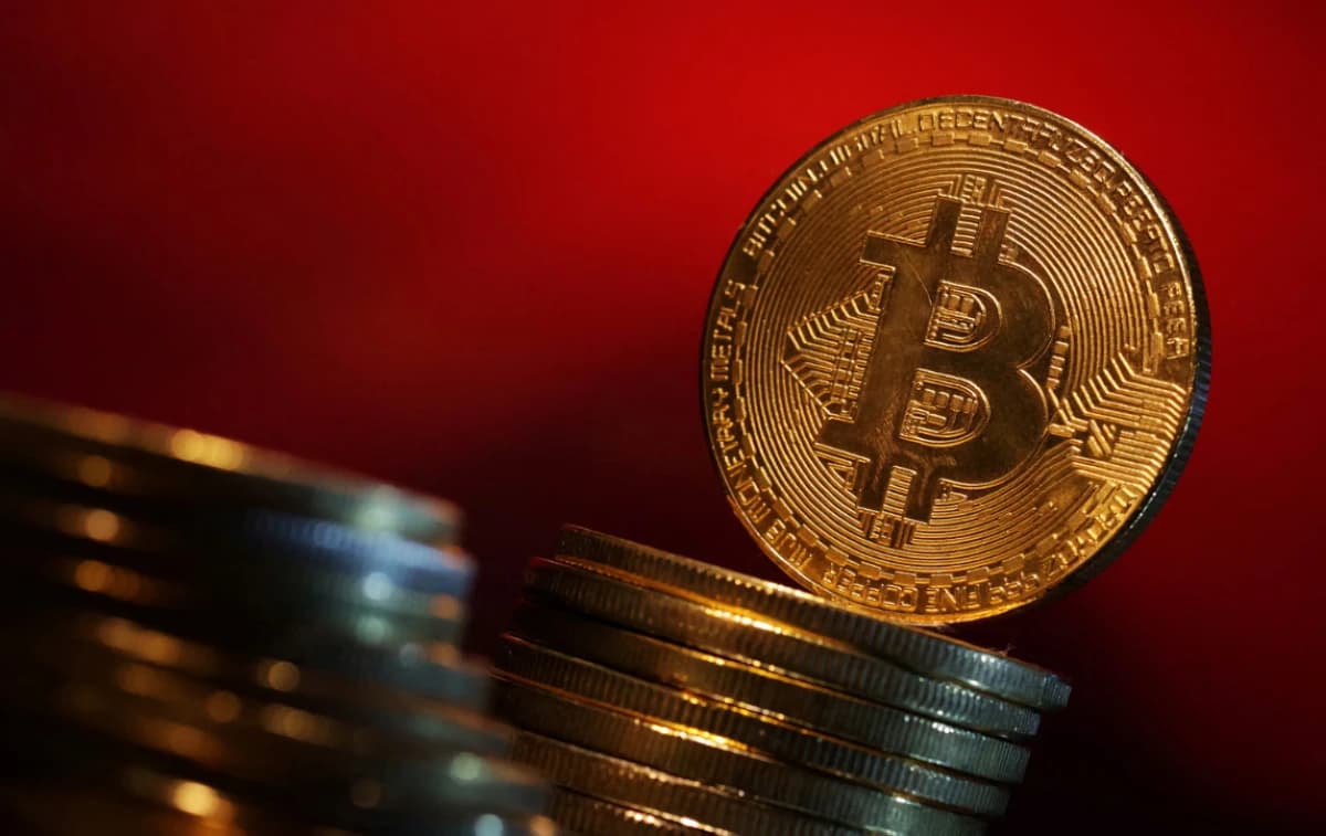 مؤشرات على انحسار موجة بيع بيتكوين مع استقرار الأسعار