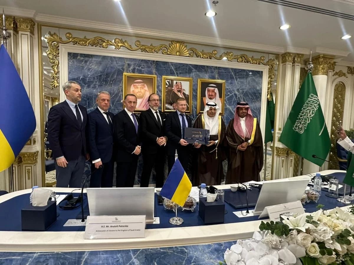 استثمارات محتملة بمليار دولار بين الرياض وكييف في 5 قطاعات