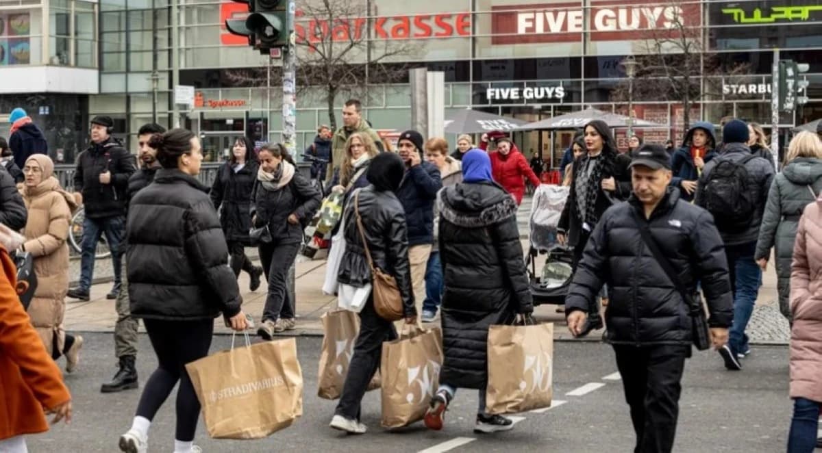 استقرار تضخم منطقة اليورو قرب 2% يدعم إبقاء الفائدة دون تغيير