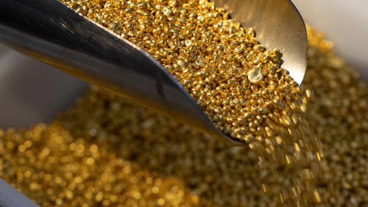 الذهب يتراجع عن أعلى مستوى له في 3 أسابيع بفعل جني الأرباح