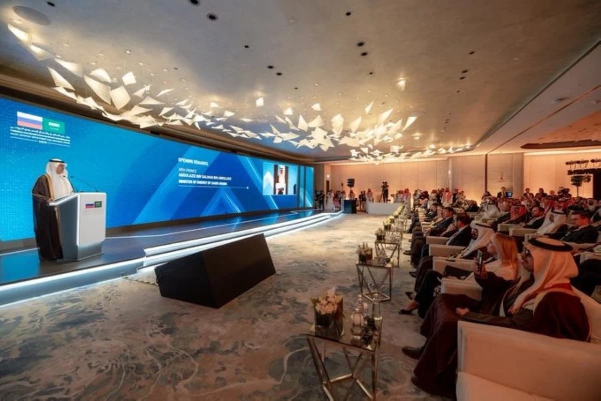 السعودية وروسيا تبحثان حزمة اتفاقات من التعدين إلى النقل