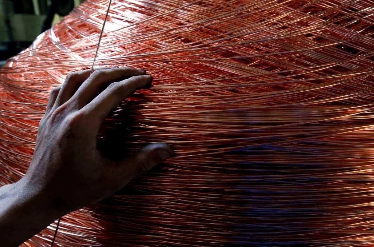 سعر النحاس ينزل عن ذروته مع تأثر الطلب الصيني بدخول الشتاء