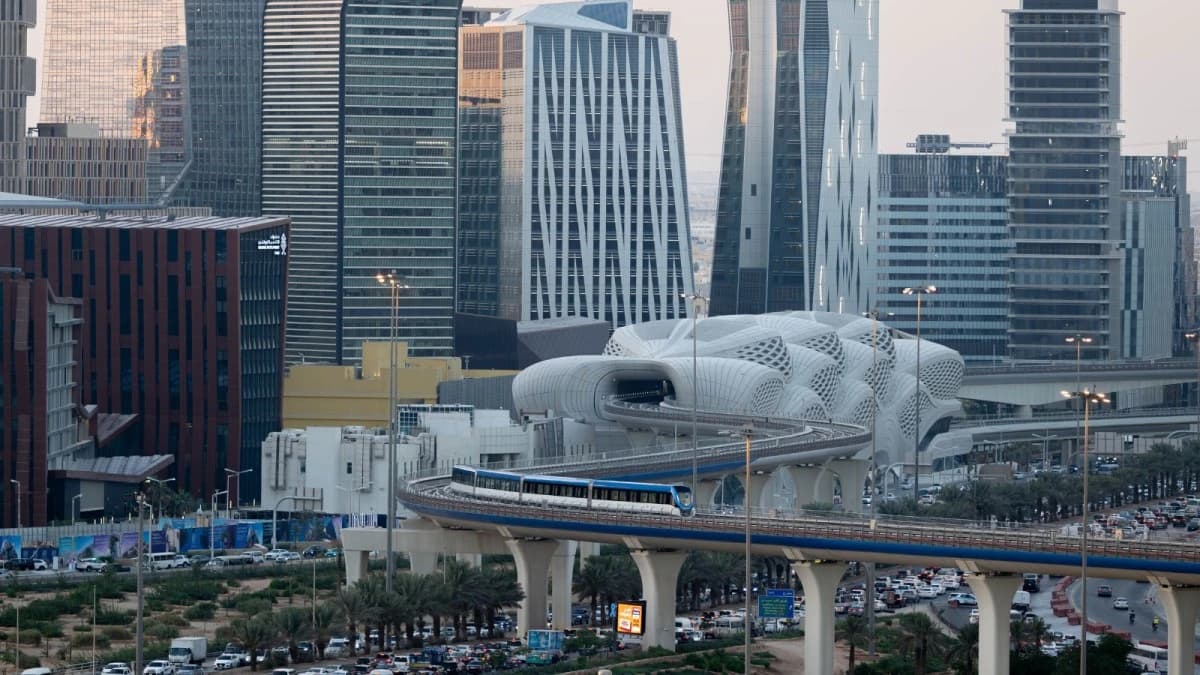 توسع النشاط التجاري السعودي في نوفمبر بأسرع وتيرة خلال 10 أشهر