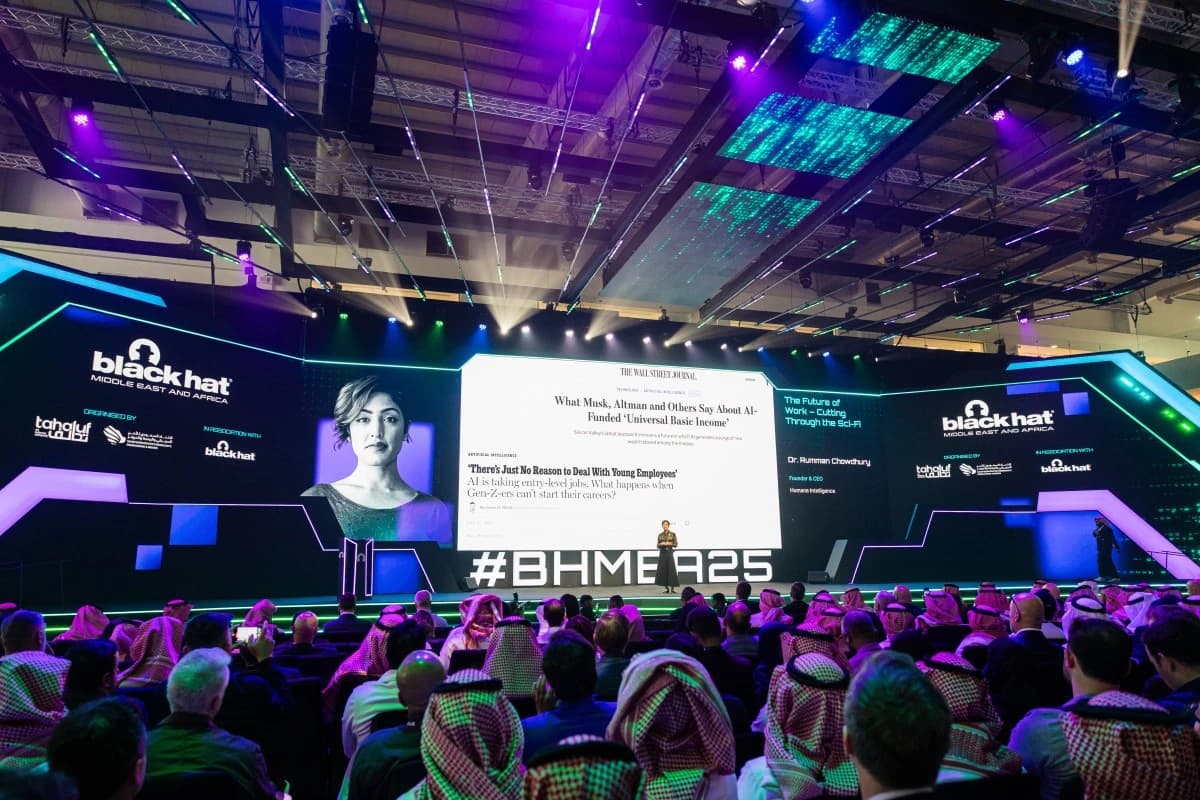 ورش تقنية متخصصة ومنافسات سيبرانية بمكافآت مليونية في اليوم الثاني من “بلاك هات 25"
