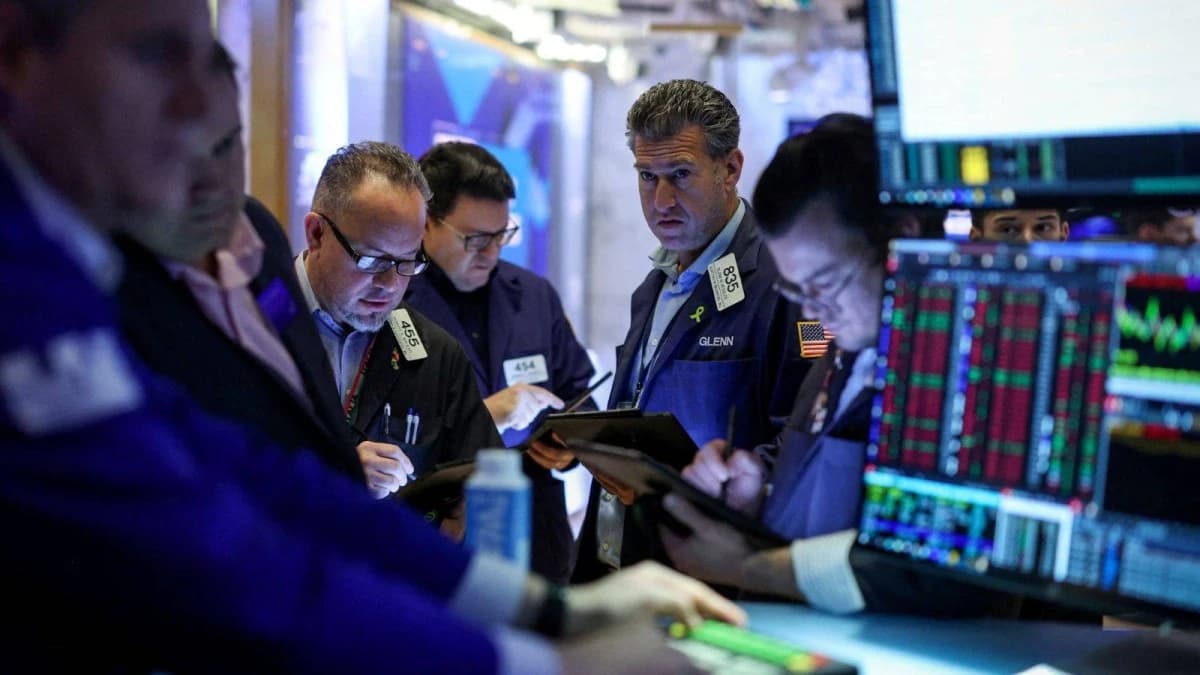 وول ستريت تغلق مستقرة وسط ترقب خفض الفائدة