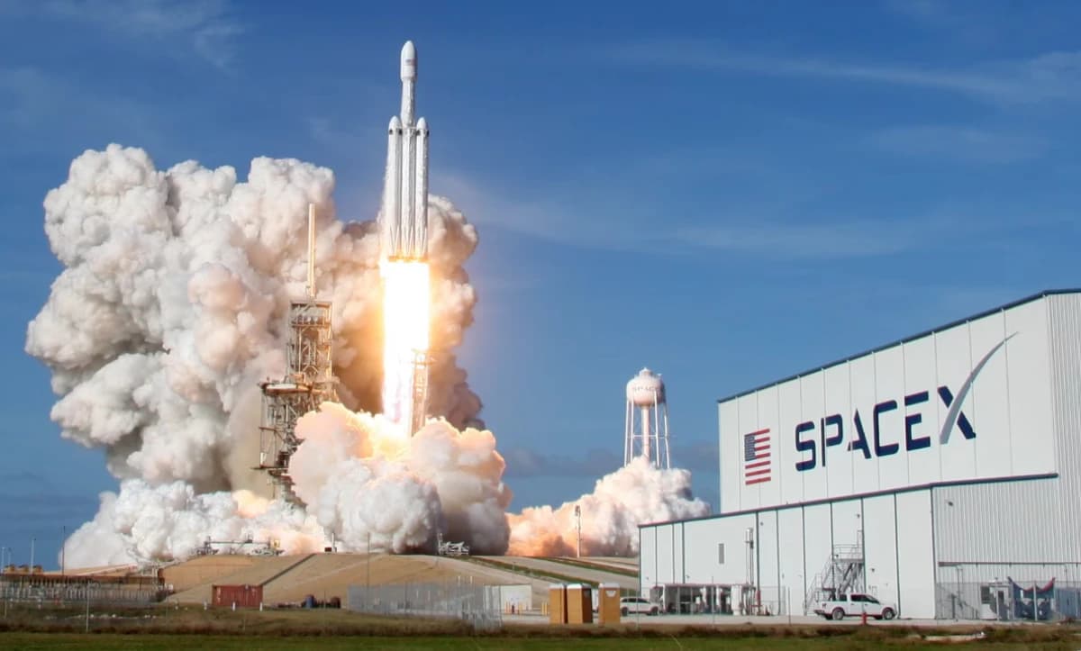 "سبيس إكس" تعتزم طرح أسهم داخلية بتقييم يصل إلى 800 مليار دولار