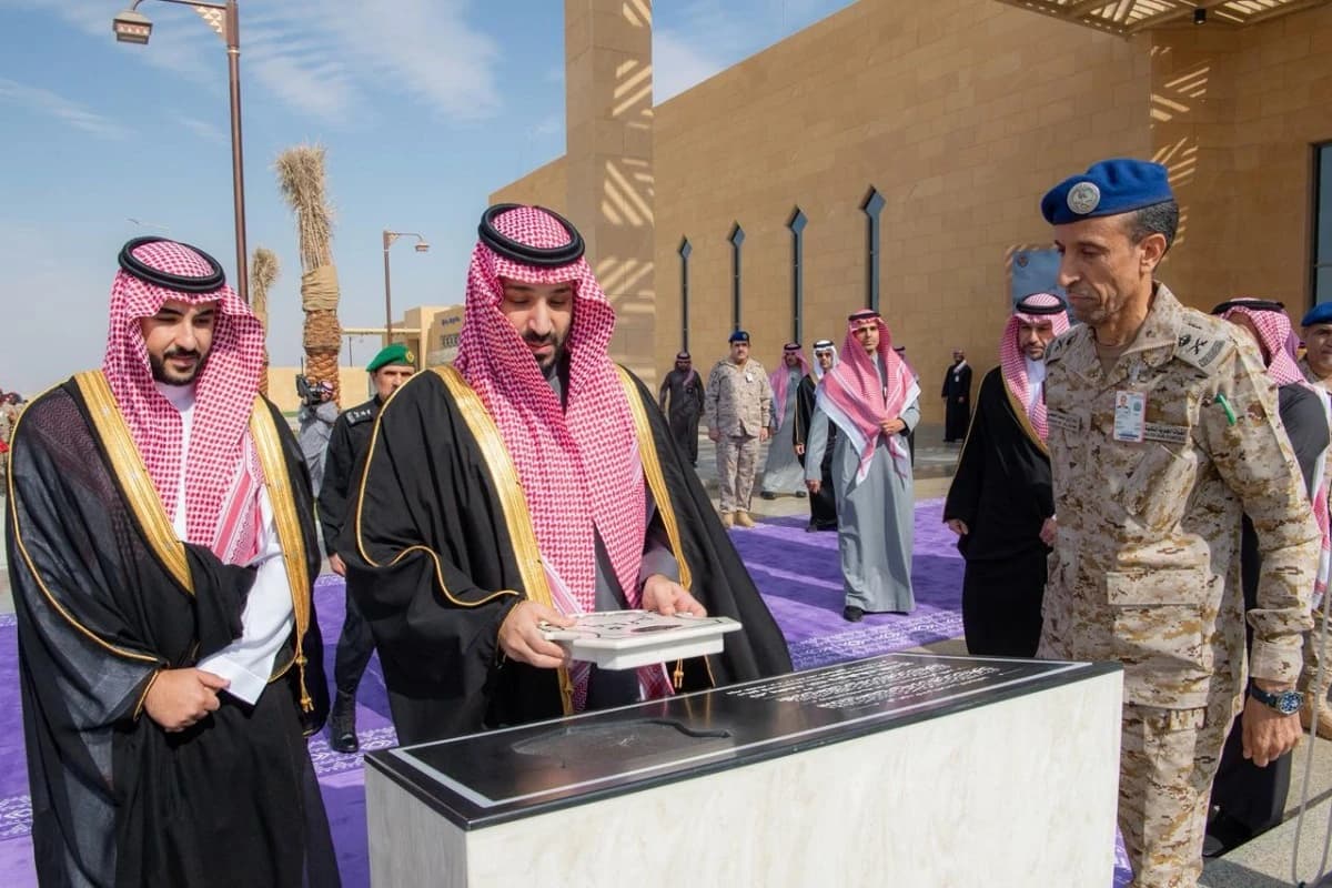 ولي العهد يفتتح مرافق قاعدة الملك سلمان الجوية بالقطاع الأوسط