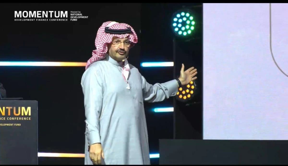 على "طريقة ستيف جوبز ".. أمير عسير يحفز الممولين للاستثمار في منطقته