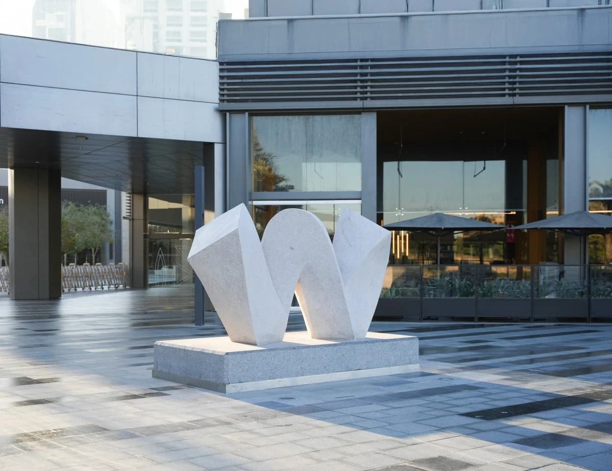 "الرياض آرت" يعلن تركيب أعمال "طويق للنحت" في مواقع جديدة ضمن مجموعة الأعمال الفنية الدائمة