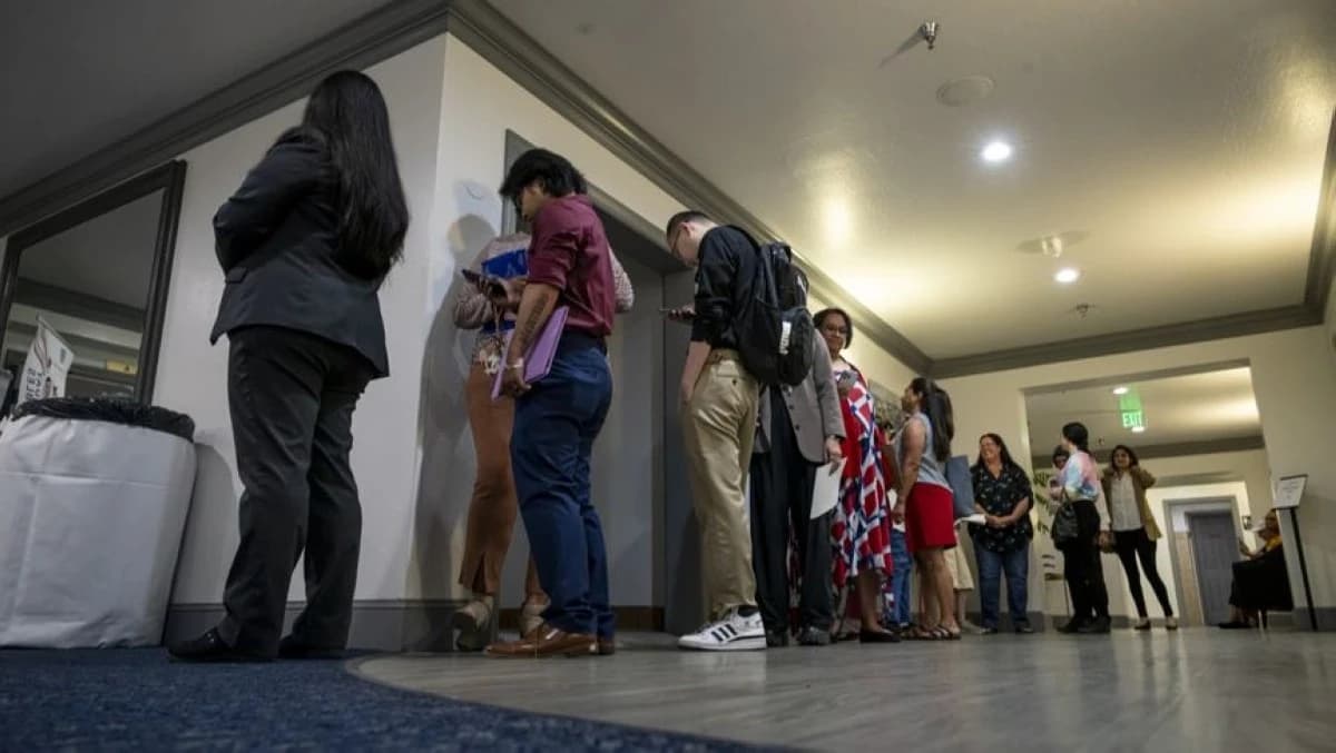 طلبات إعانة البطالة الأمريكية الأسبوعية تسجل أقوى ارتفاع منذ 2020