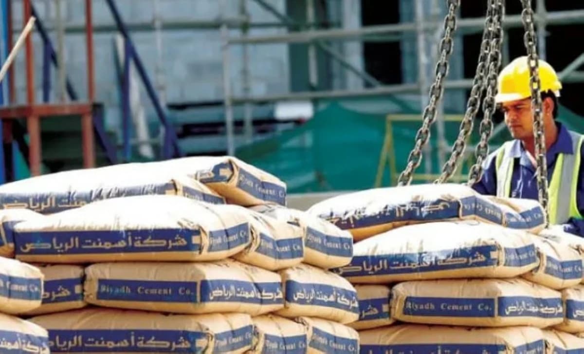 أسمنت الرياض توقع عقدا لبناء محطة الشبكة الكهربائية بـ 85 مليون ريال