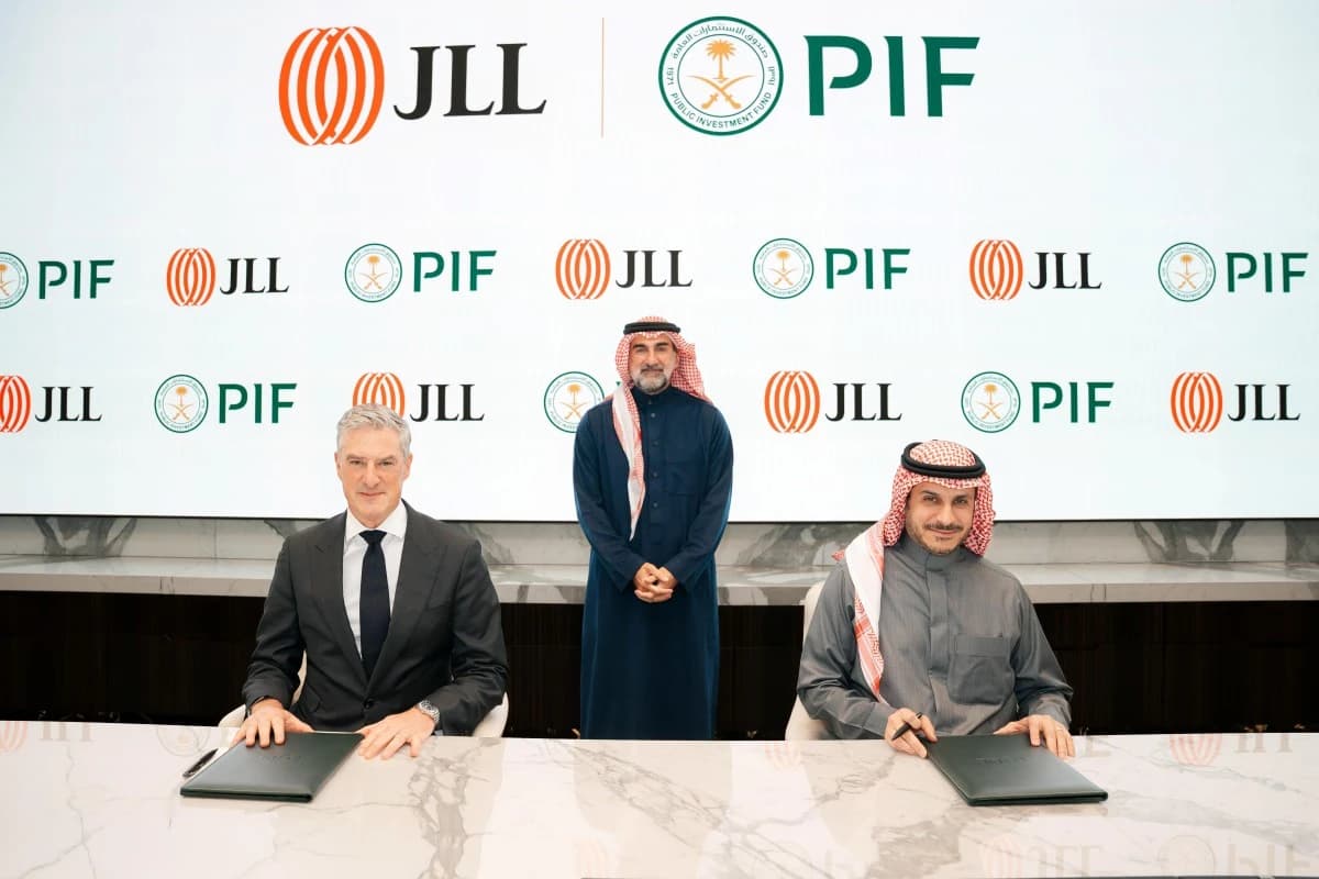 "جونز لانغ لاسال" تستحوذ على حصة في FMTECH إحدى شركات صندوق الاستثمارات العامة