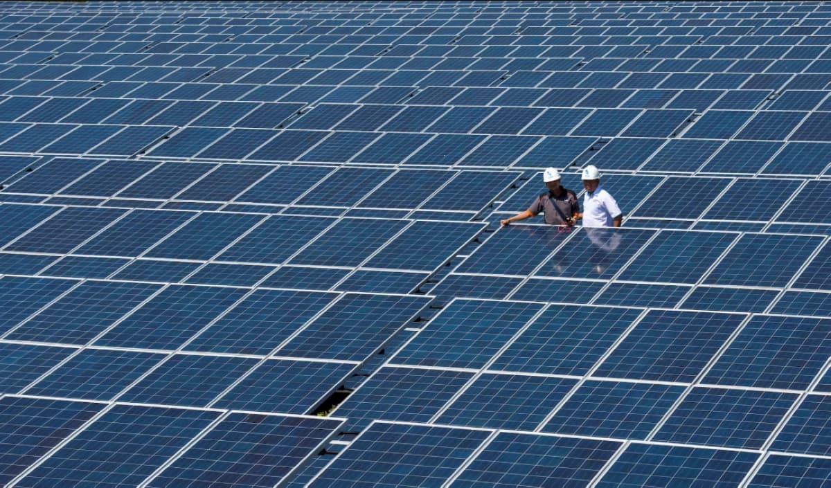 لأول مرة.. الطاقة الشمسية الجديدة تتجه للتراجع عالمياً في 2026