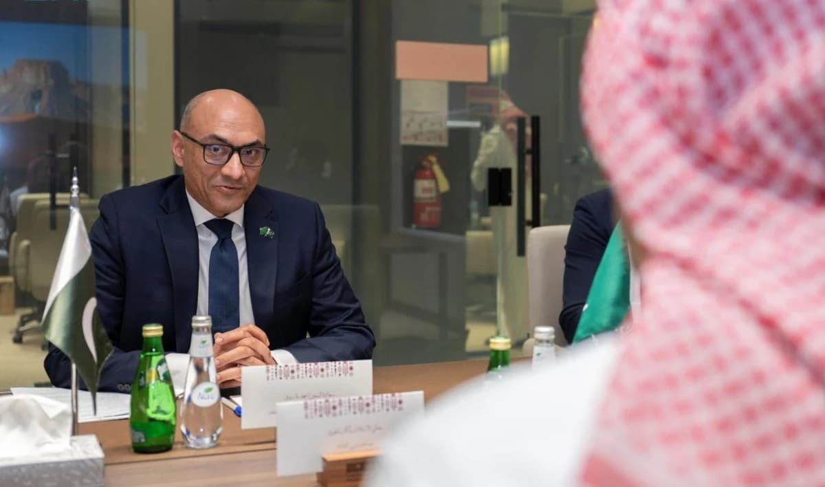 سفير باكستان لـ "الاقتصادية": السعودية مصدر 25% من تحويلاتنا المالية العالمية