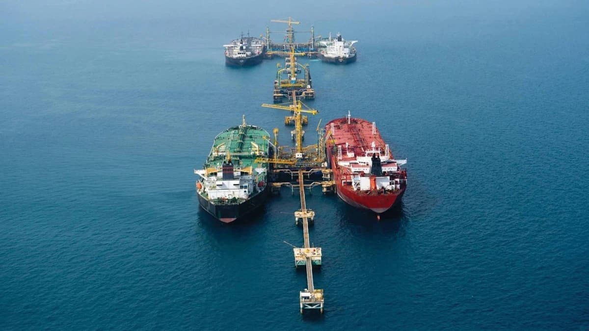 النفط يرتفع بأكثر من 1% بدعم  حصار ترمب لفنزويلا