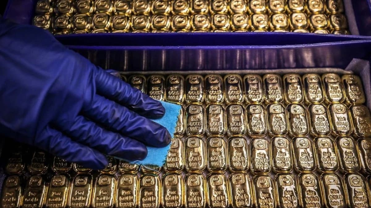 ارتفاع الذهب القياسي في 2025 يضغط على المصانع ويسرب رؤوس الأموال