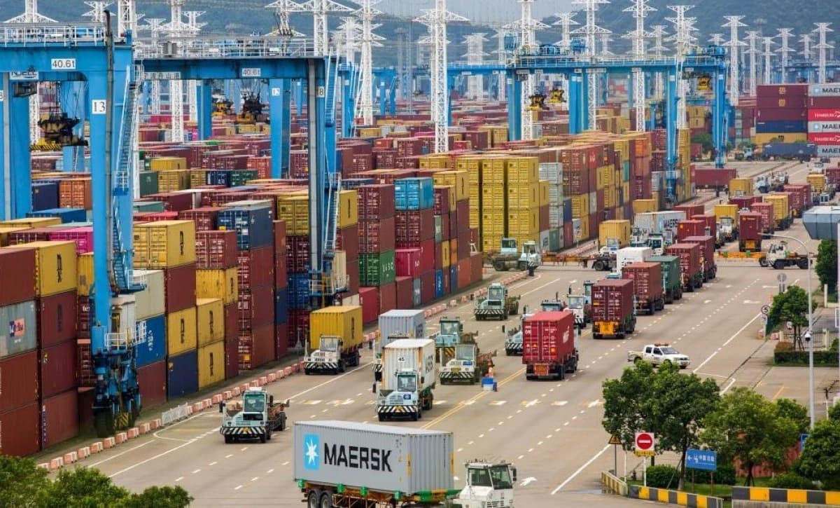 الصين تُقر تعديلات على قانون رئيسي لتعزيز قدرات الحرب التجارية