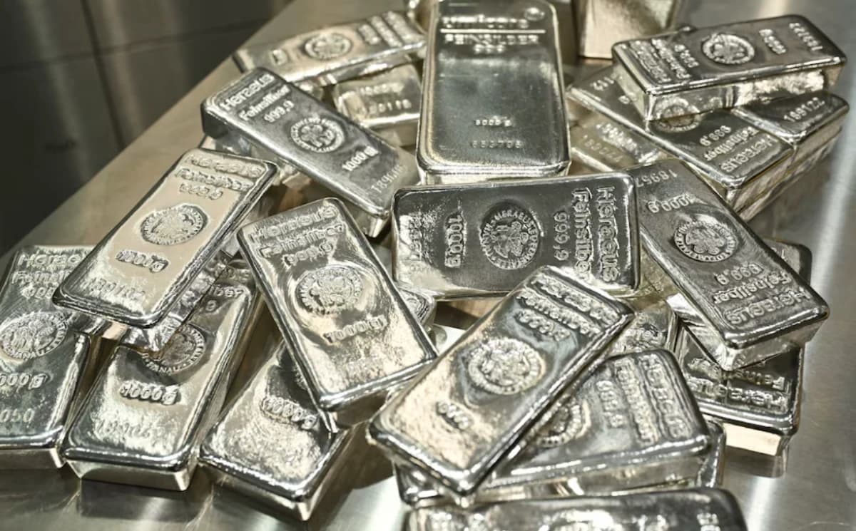 أسعار الفضة تستقر بعد أكبر انخفاض يومي في أكثر من 5 سنوات