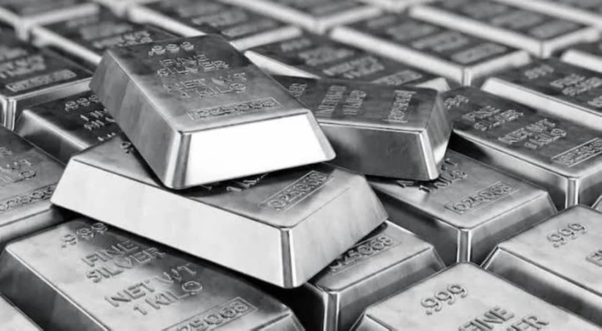  الفضة بعد الارتفاع الكبير .. تراجع طبيعي أم بداية هبوط حر؟