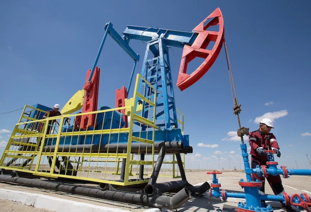 النفط يسجل أكبر انخفاض سنوي منذ عام 2020