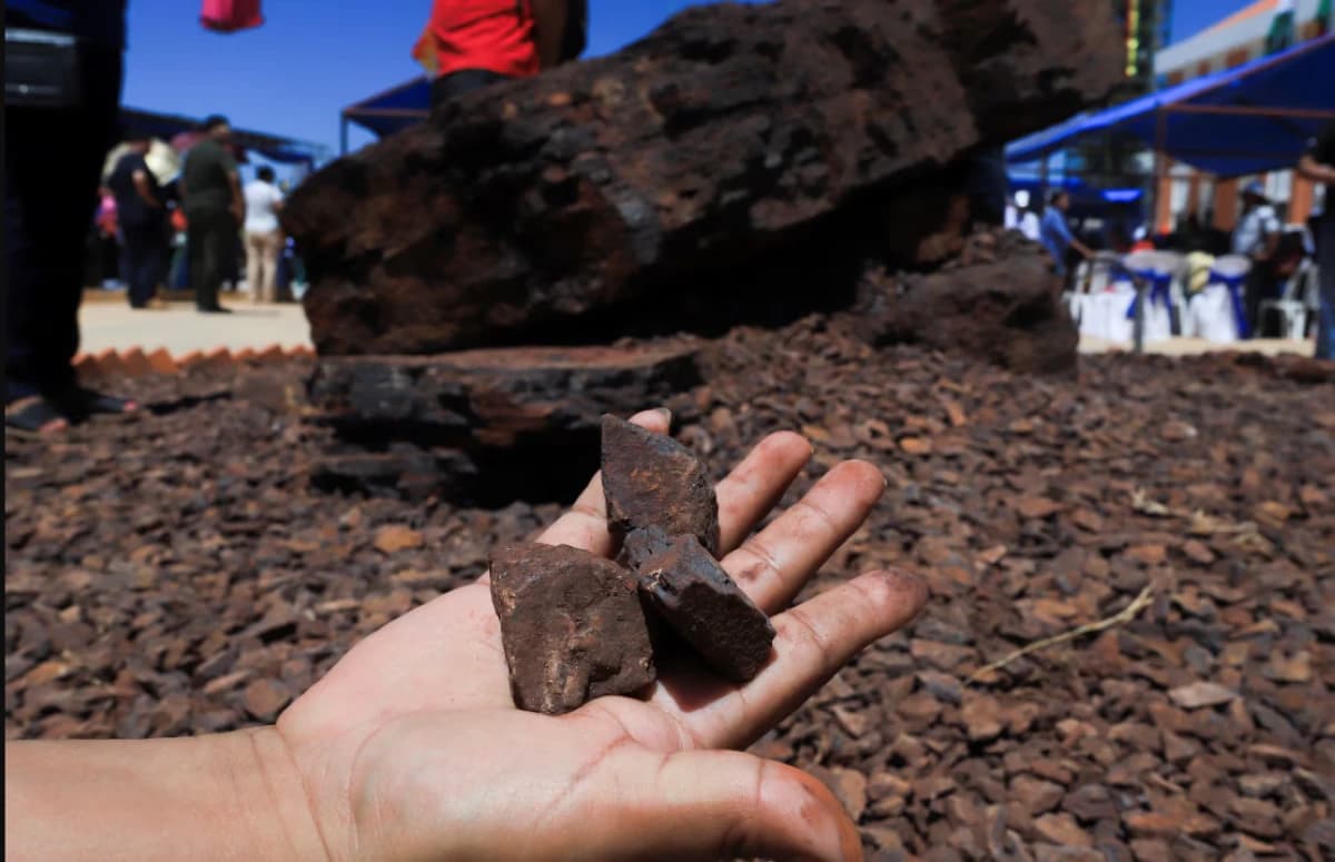 سعر خام الحديد يبلغ أعلى مستوى منذ فبراير بدعم من الصين والمخزونات