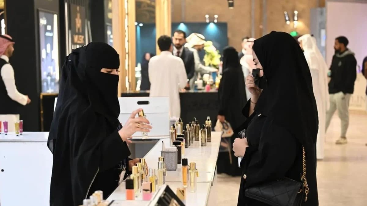 رائحة أرباح في سوق العطور السعودية تجذب المزيد من المستثمرين