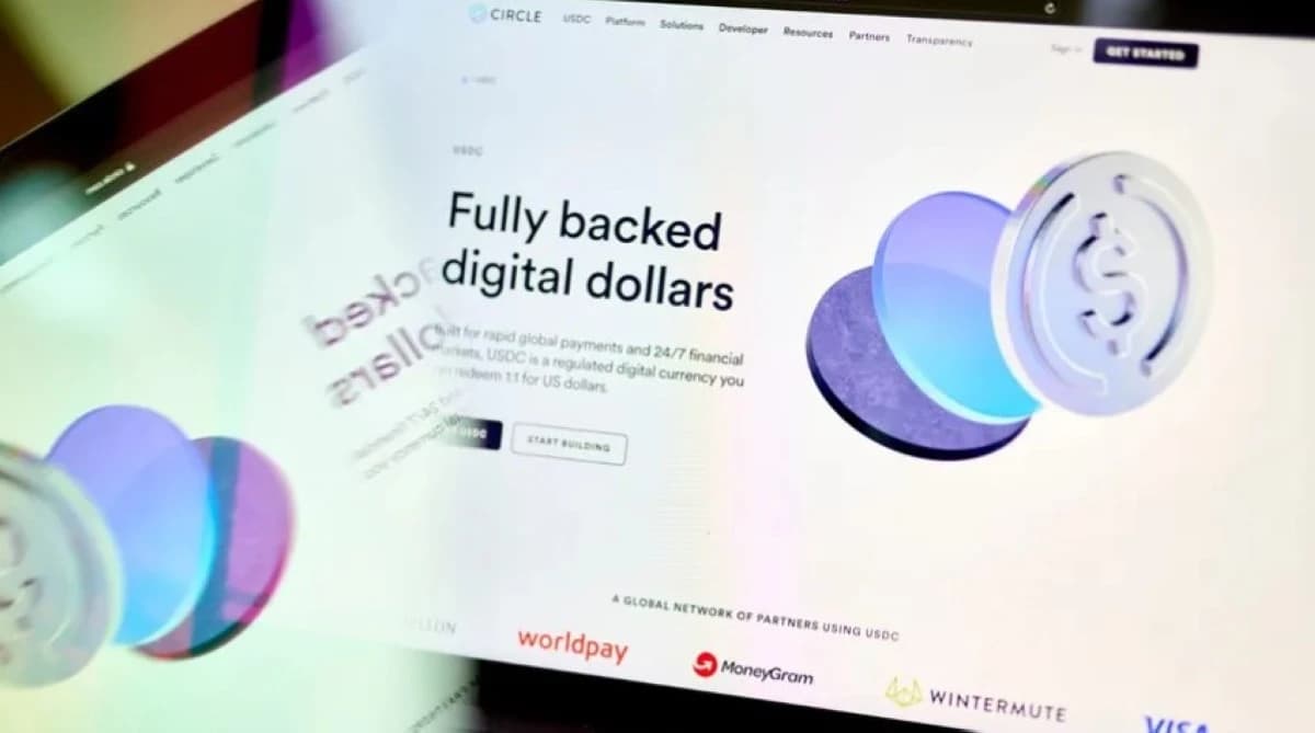 معاملات العملات المستقرة تقفز لمستوى قياسي عند 33 تريليون دولار