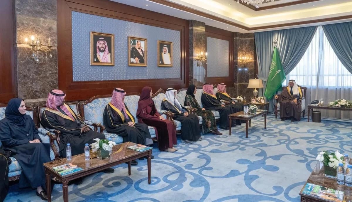 محافظ الأحساء لـ"هيئة الصحفيين السعوديين": الإعلام المهني يعزز التواصل مع المجتمع