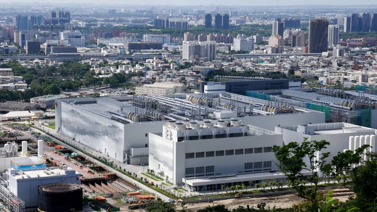 تهديد بفرض رسوم 100% على شركات رقائق كورية وتايوانية ما لم تستثمر في أمريكا