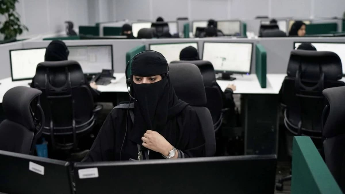 السعودية تطلق "نطاقات" المطور لتوطين 340 ألف وظيفة