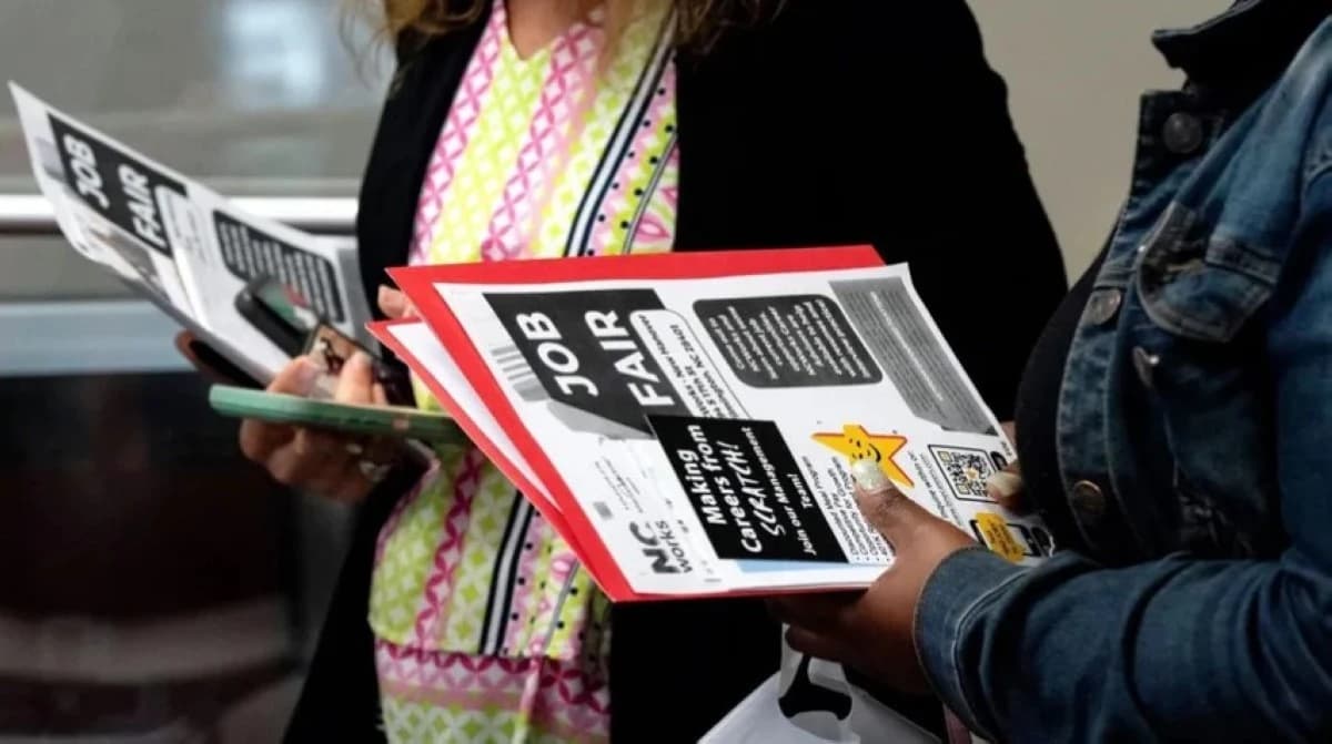 طلبات إعانة البطالة الأمريكية الأسبوعية تستقر عند مستويات منخفضة