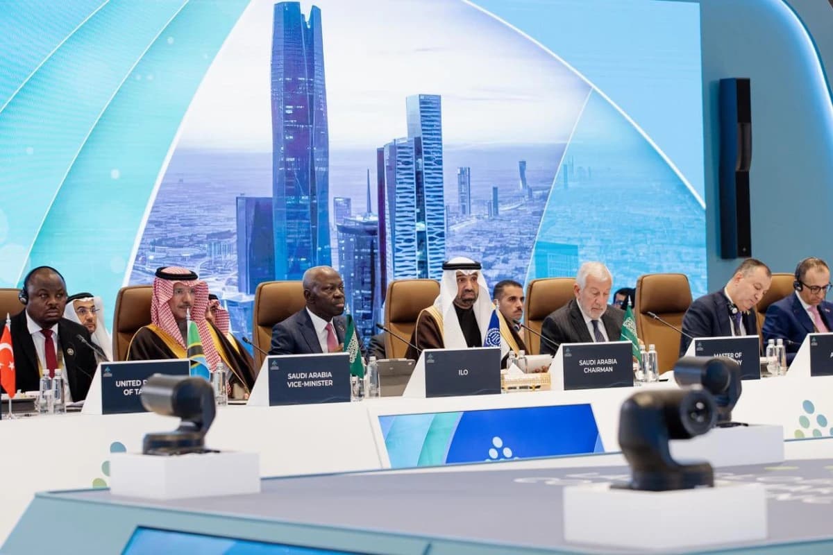 من الرياض .. 40 وزير عمل يخرجون بـ6 إجراءات حاسمة أبرزها توظيف الذكاء الاصطناعي