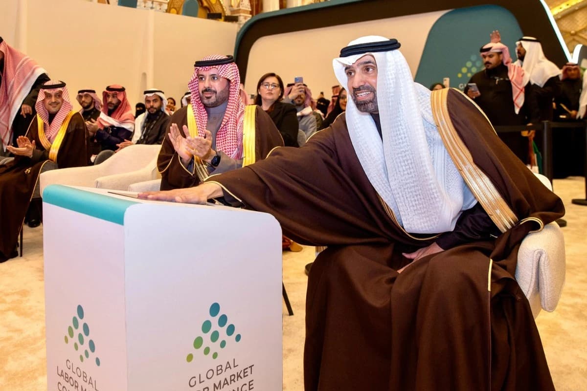 وزير الموارد البشرية يدشن مبادرة الإرشاد المهني لتعزيز تنافسية الكفاءات الوطنية