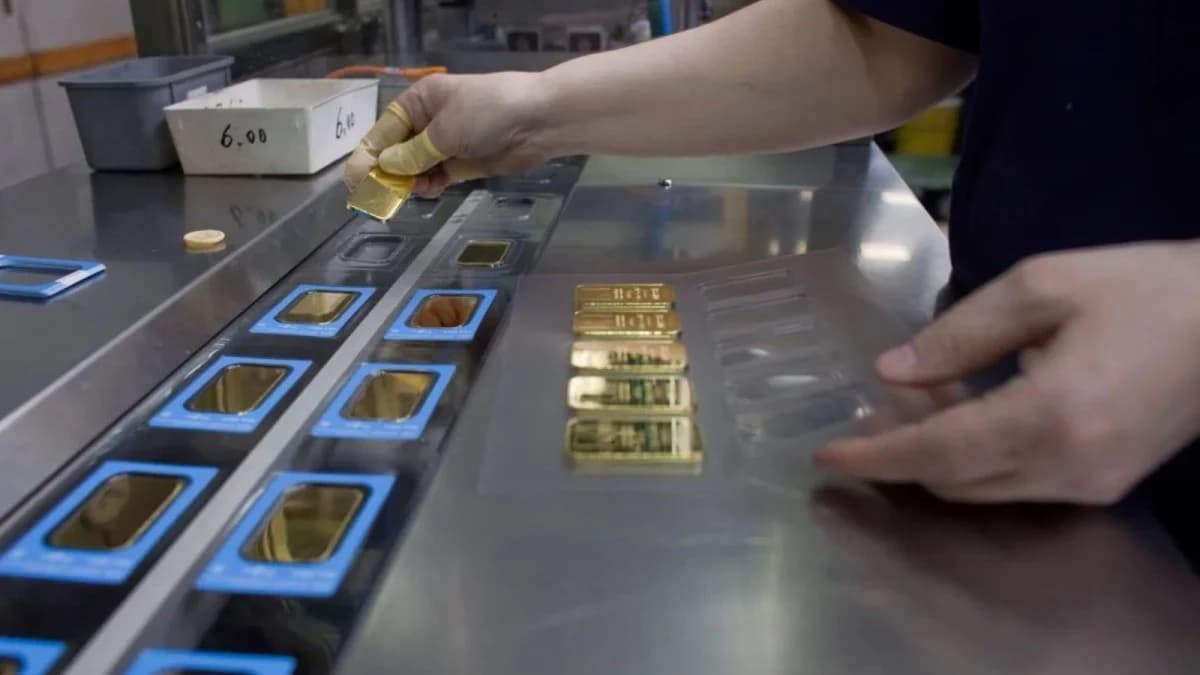 الذهب يتمسك بمستوى 5 آلاف دولار للأونصة لليوم الثاني