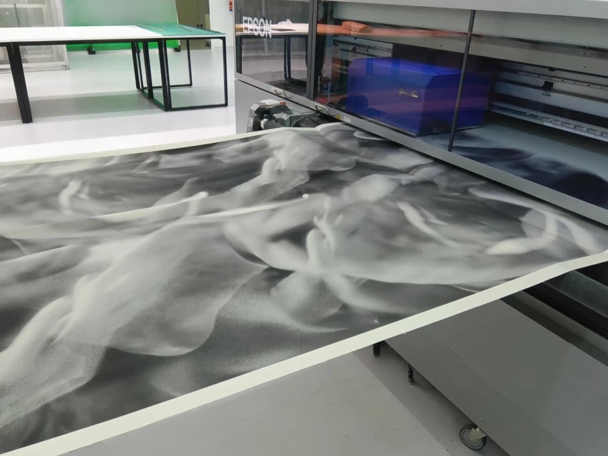 إنتاج بنطال من الجينز يستهلك 3,781 لتر من المياه.. كيف لقطاع الأزياء الحد من الهدر الكبير؟