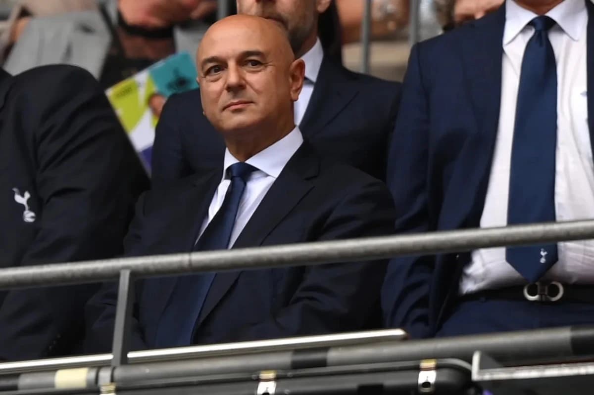 ليفي يجري محادثات لبيع 30% من أسهم توتنهام مقابل مليار إسترليني